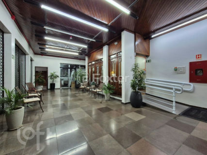 Image 21 - 991855