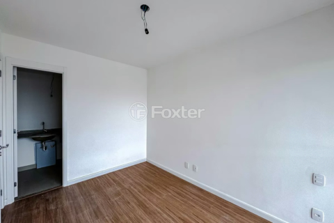Image 21 - 991924