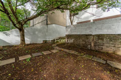 Image 40 - 992061