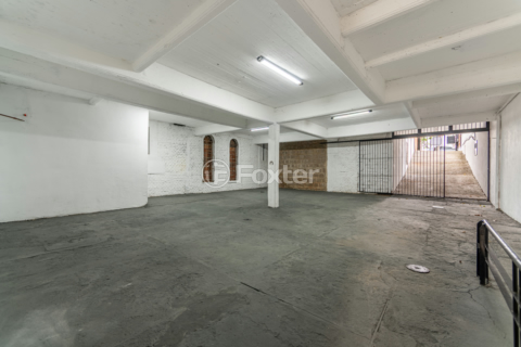 Image 33 - 992061