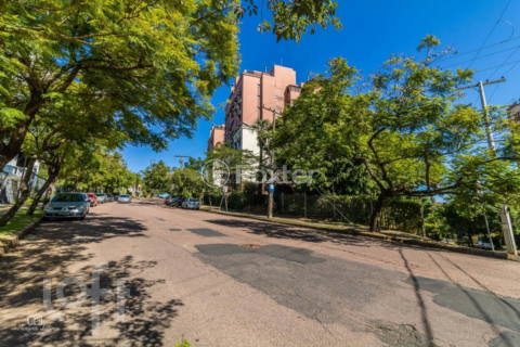 Image 33 - 992232