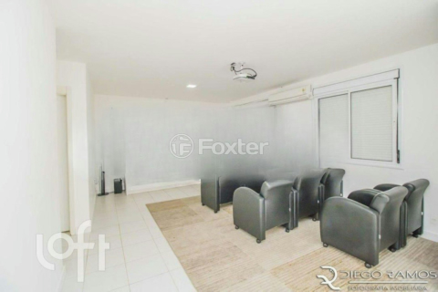 Image 32 - 992733
