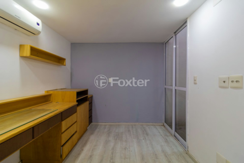 Image 31 - 993053