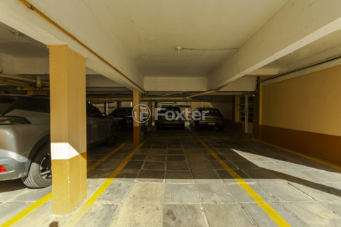 Image 21 - 993286
