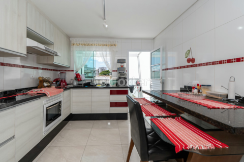 Image 21 - 993430