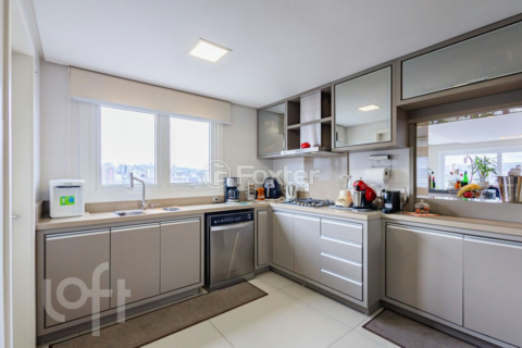 Image 33 - 993699