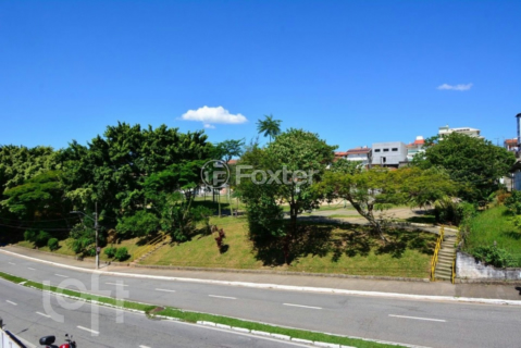 Image 8 - 993942
