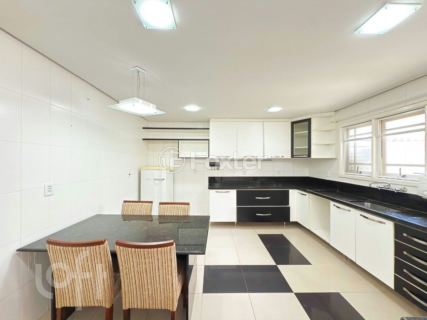 Image 18 - 993965