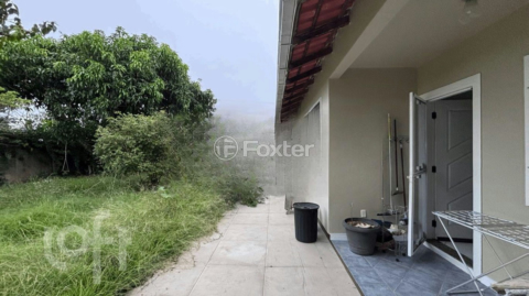 Image 8 - 994605