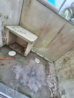 Image 9 - 994989