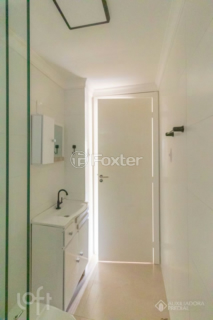 Image 21 - 995111