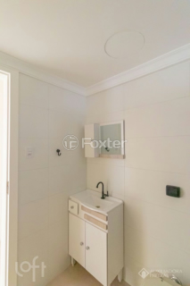 Image 33 - 995111