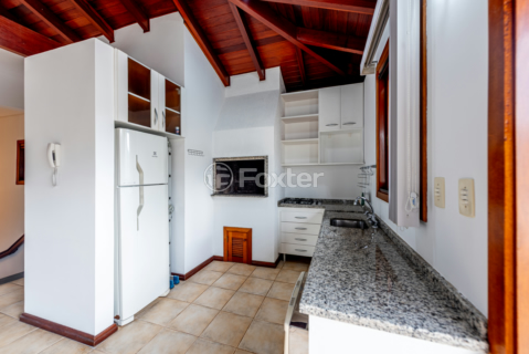 Image 37 - 995213