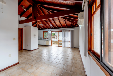Image 34 - 995213