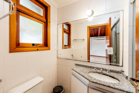 Image 32 - 995213
