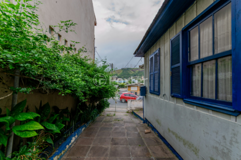 Image 34 - 995358