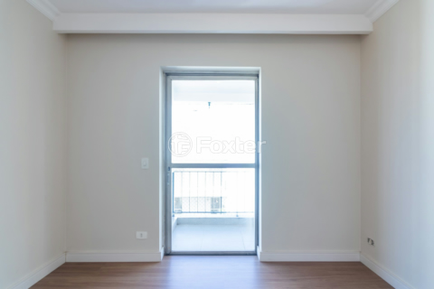 Image 21 - 995436