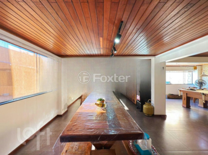 Image 30 - 995547