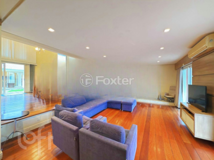 Image 33 - 995649