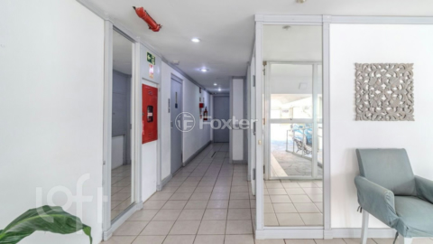 Image 33 - 995727