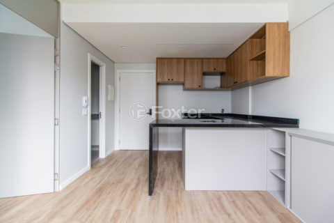 Image 21 - 995831