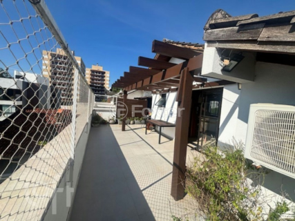 Image 21 - 995911