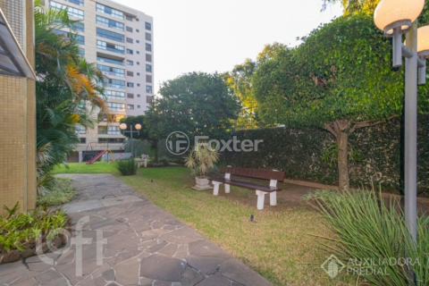 Image 83 - 995940