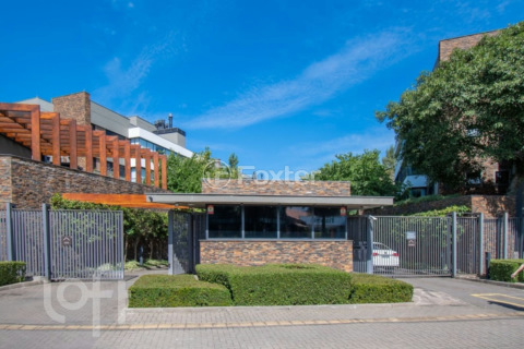 Image 32 - 996215
