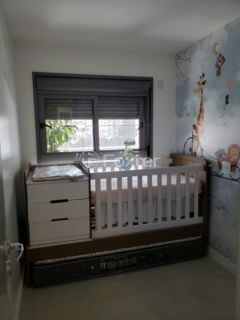 Image 11 - 996309