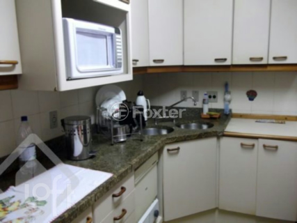 Image 6 - 996468