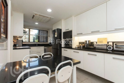 Image 30 - 996685