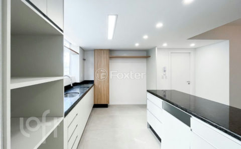 Image 17 - 996686