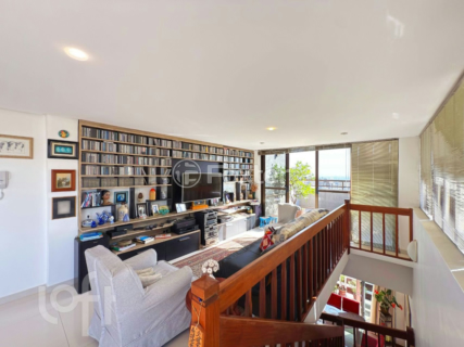 Image 3 - 996717
