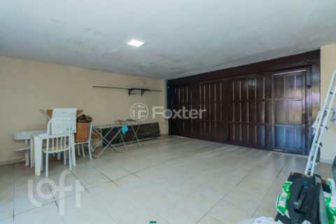 Image 38 - 996718