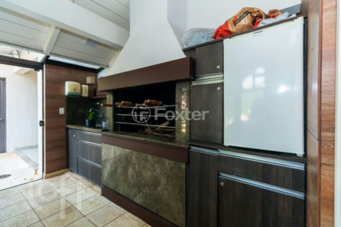 Image 11 - 996718