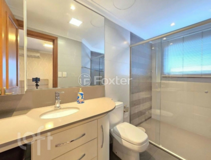 Image 28 - 996825