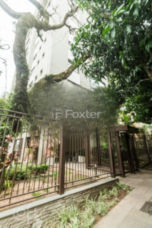 Image 8 - 996953