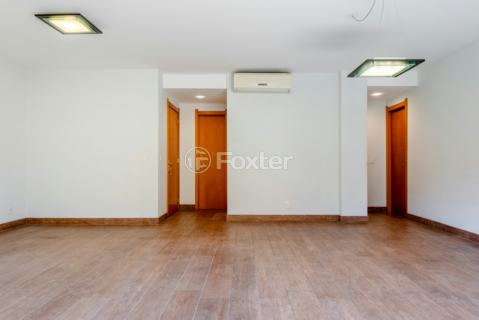 Image 8 - 996979