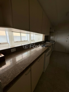 Image 7 - 997105