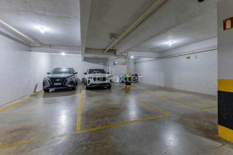 Image 30 - 997209