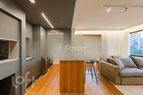 Image 7 - 997500