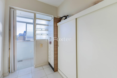 Image 30 - 998218
