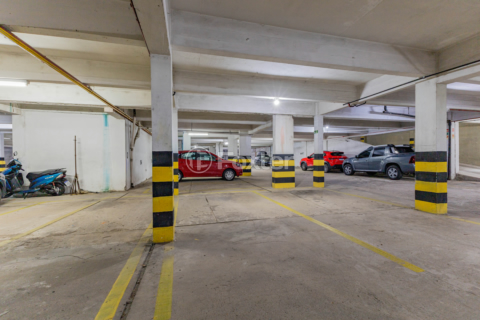 Image 33 - 998218