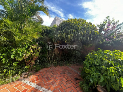 Image 17 - 998402