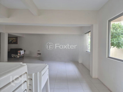 Image 35 - 998404