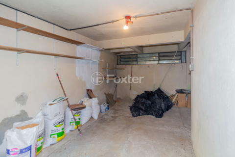 Image 33 - 998550