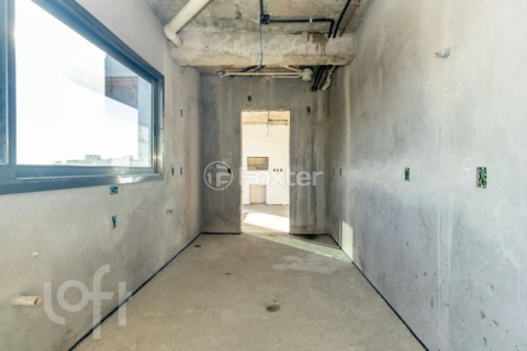 Image 31 - 998568