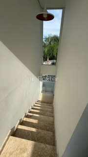 Image 10 - 998705
