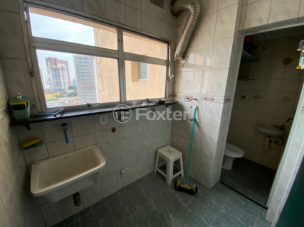Image 7 - 998900