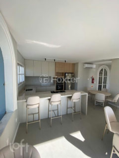 Image 37 - 999010